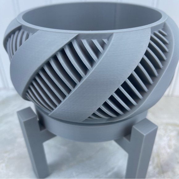 Indoor Flower Pot, The Brimo Planter with Drainage Holes, Saucer and Stand - Picture 2 of 10